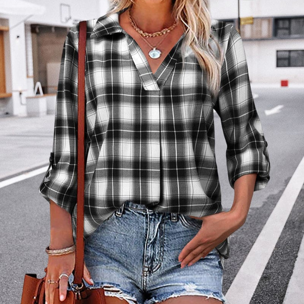 Séraphine™ | Blouse à carreaux à manches longues avec décolleté en V pour femmes