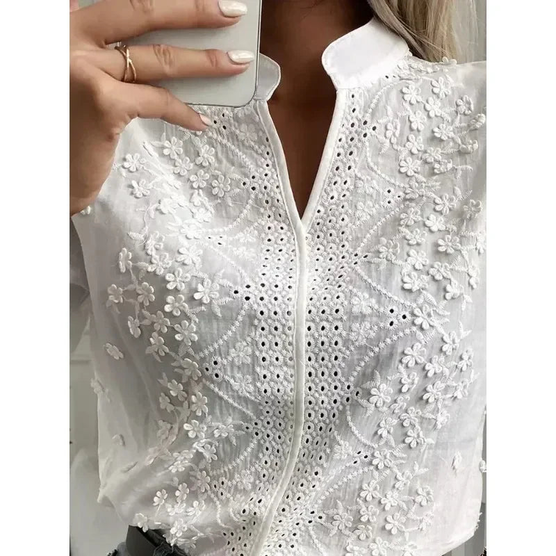 Séraphine™ | Amelune – Blouse Blanche d'Été avec Broderies et Décolleté en V
